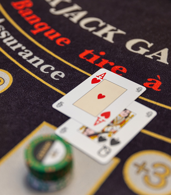 Table jeux traditionnels Casino Impérial Annecy