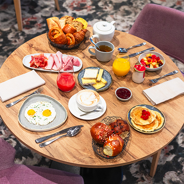 Breakfast at the le Pélican Hotel